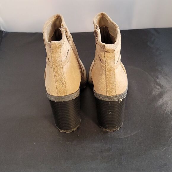 JACLYN SMITH RUBI SUEDE TASSELS DETAIL ANKLE BOOTS - Picture 9 of 16